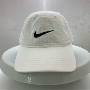 Nike Boys size 4-7 Just Do it swoosh Logo white hat
